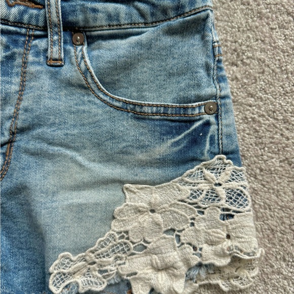 Target Mossimo High Rise Denim Shorts Floral Embroidered - Sz 27 - Picture 4 of 4